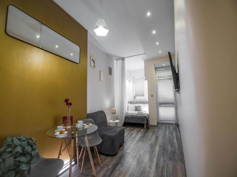Leo Apartments Old Town image