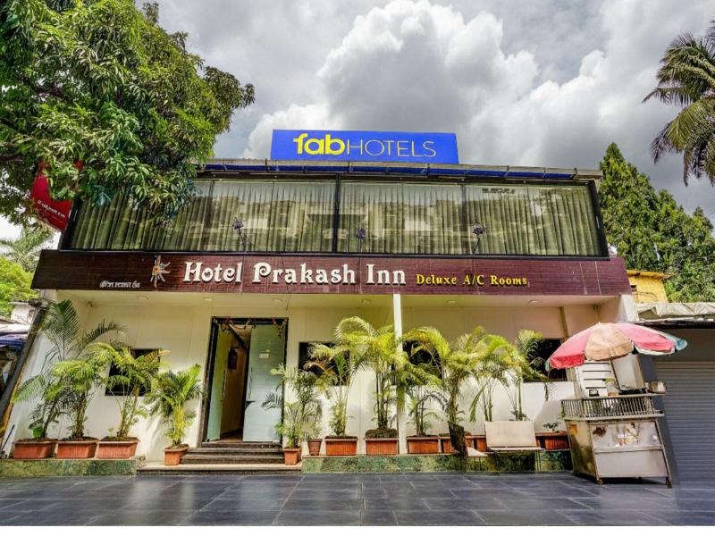 OYO 8757 Prakash Inn image