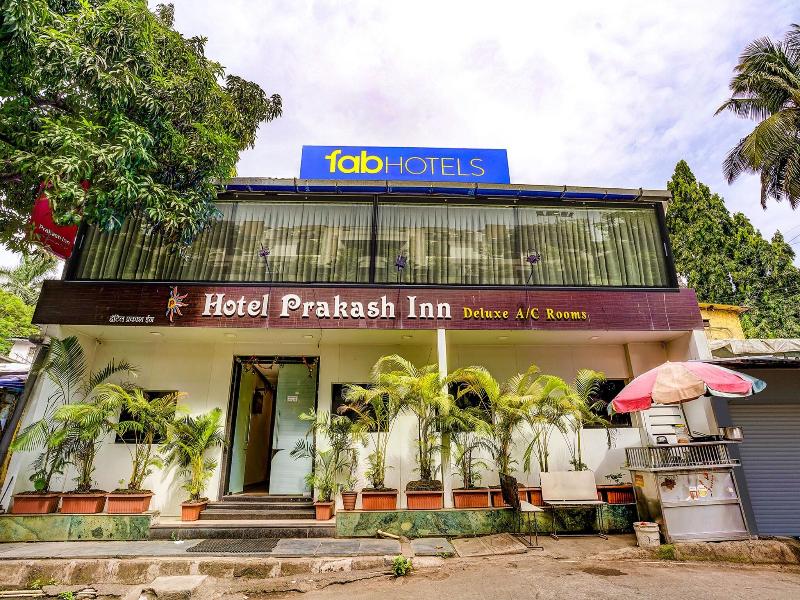 OYO 8757 Prakash Inn image