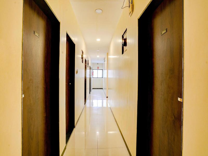 OYO 8757 Prakash Inn image