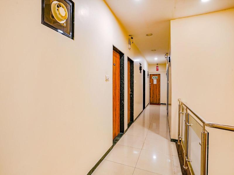 OYO 8757 Prakash Inn image