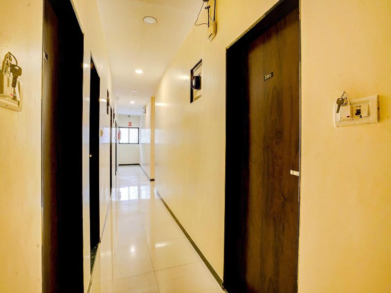 OYO 8757 Prakash Inn image