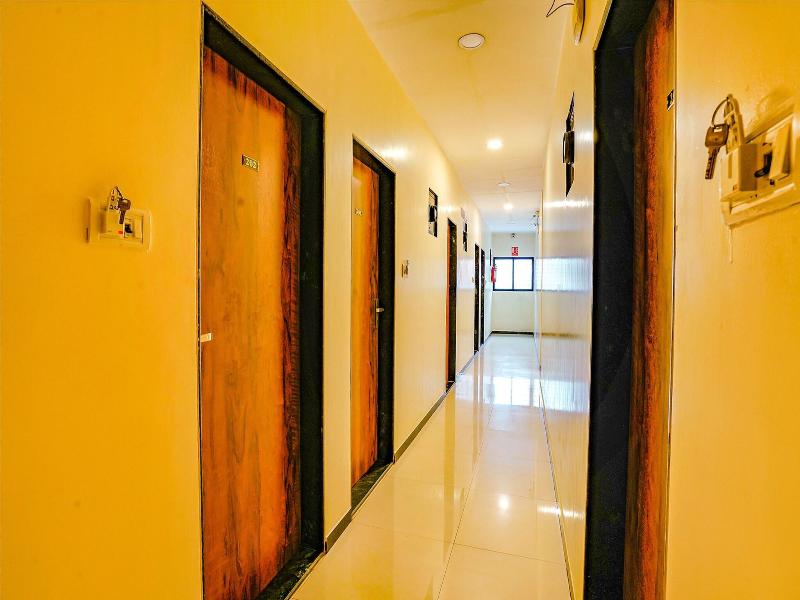 OYO 8757 Prakash Inn image