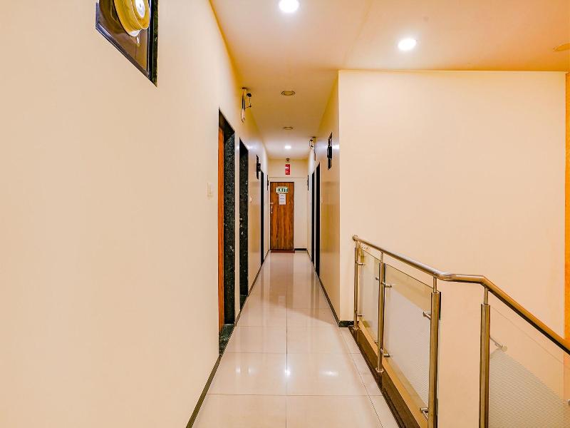 OYO 8757 Prakash Inn image