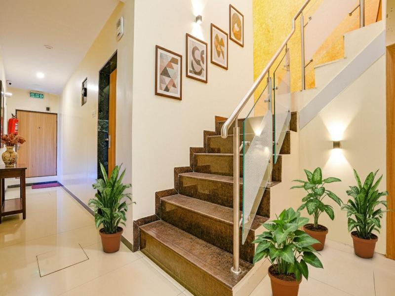 OYO 8757 Prakash Inn image