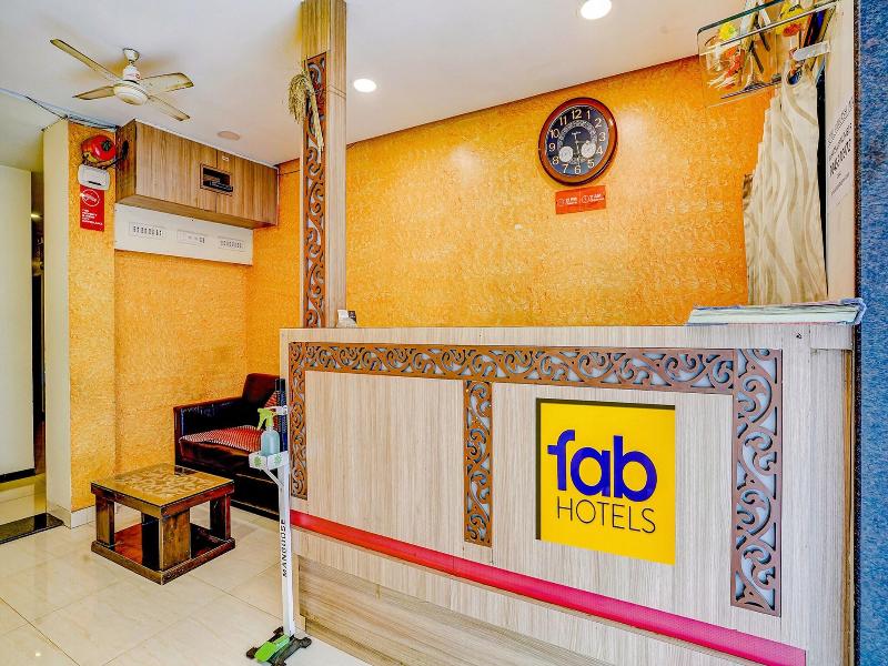 OYO 8757 Prakash Inn image