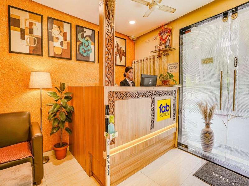 OYO 8757 Prakash Inn image