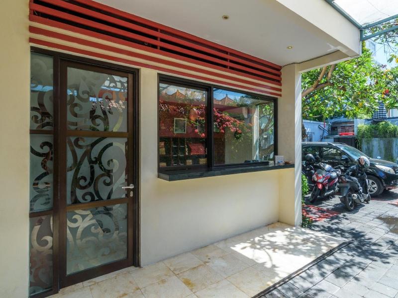 Bali Ginger Suites And Villa image