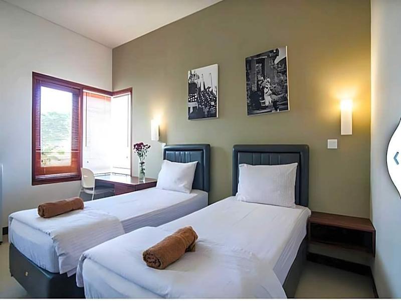 Kuta Legian Inn image