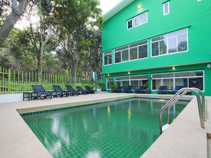 Wiz Hotel image