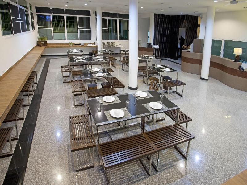 Wiz Hotel image