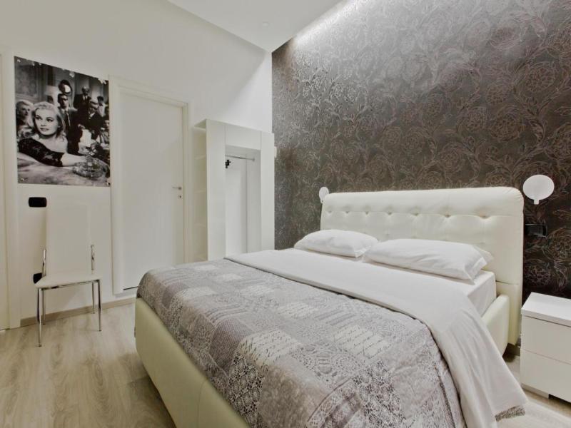 New Rome House image