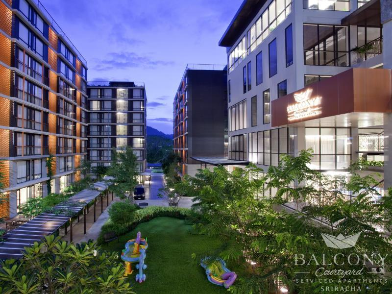 Balcony Courtyard Sriracha Hotel Serviced Apartmen image