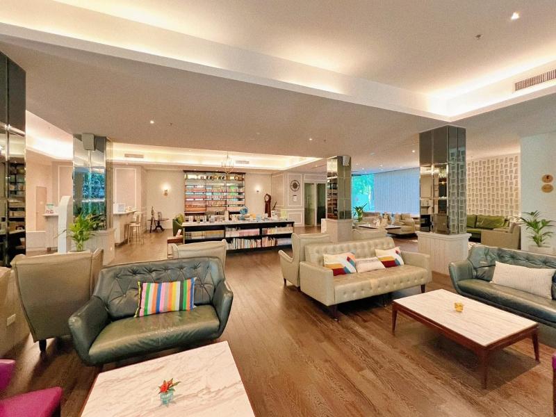 Balcony Courtyard Sriracha Hotel Serviced Apartmen image