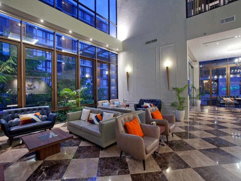 Balcony Courtyard Sriracha Hotel Serviced Apartmen image