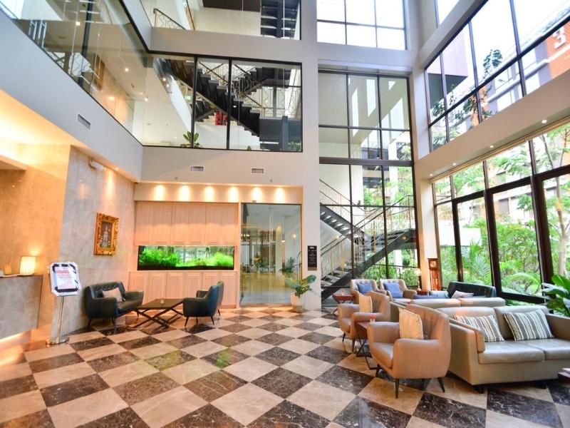 Balcony Courtyard Sriracha Hotel Serviced Apartmen image