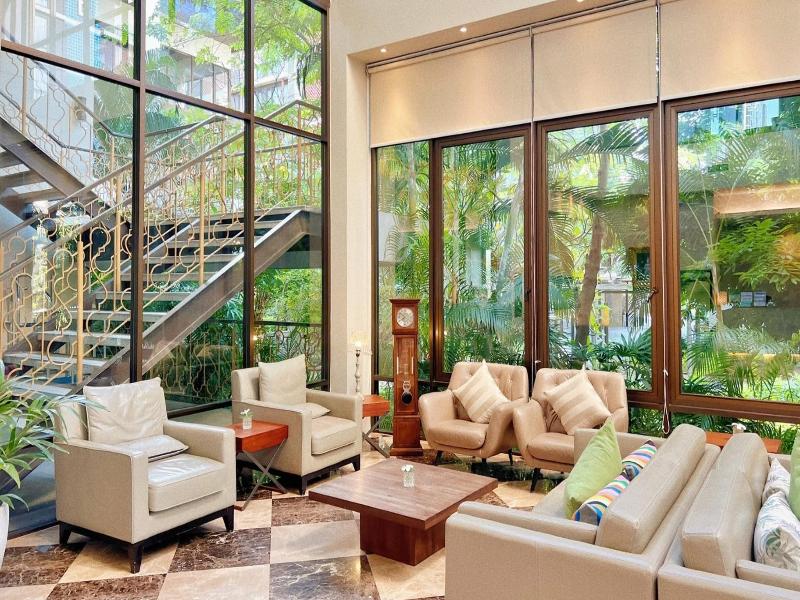 Balcony Courtyard Sriracha Hotel Serviced Apartmen image