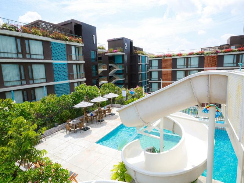 Balcony Courtyard Sriracha Hotel Serviced Apartmen image