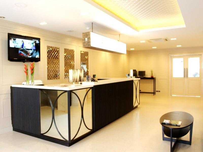 14 Residence image