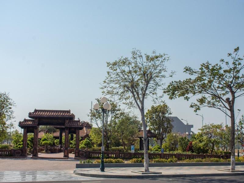 Moon Hotel image