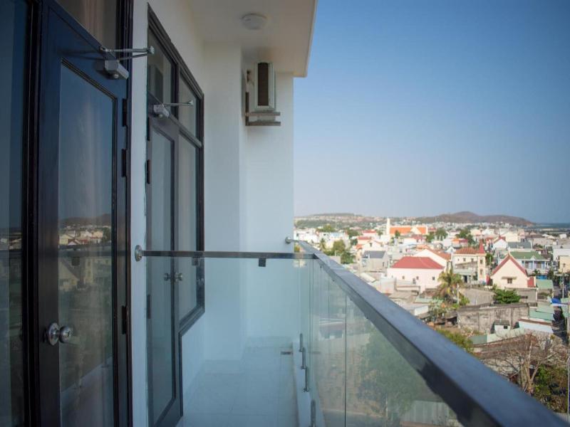 Moon Hotel image