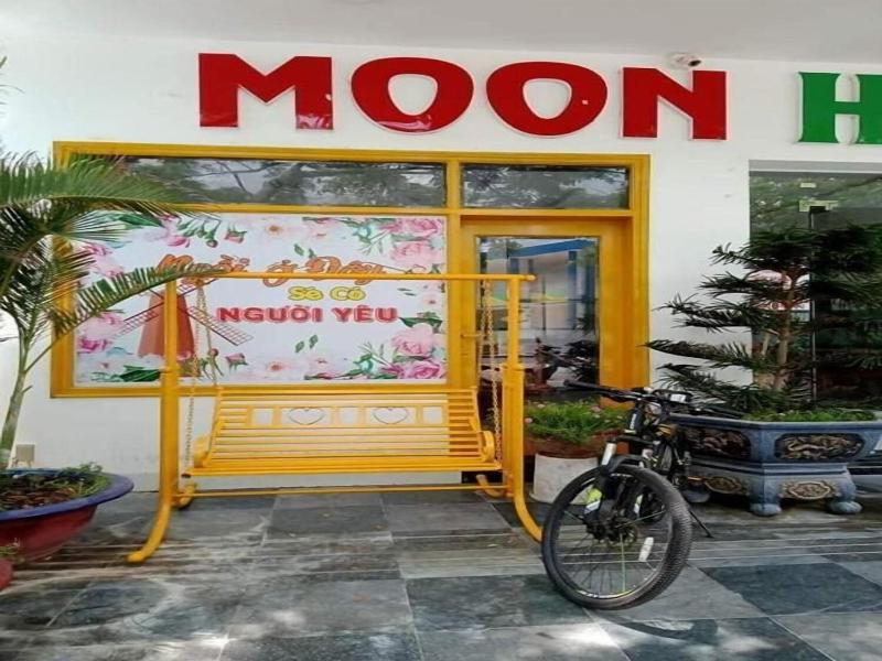 Moon Hotel image