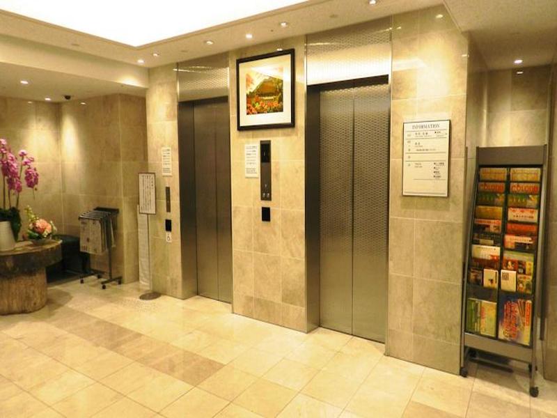 Check In Shijokarasuma — exterior view