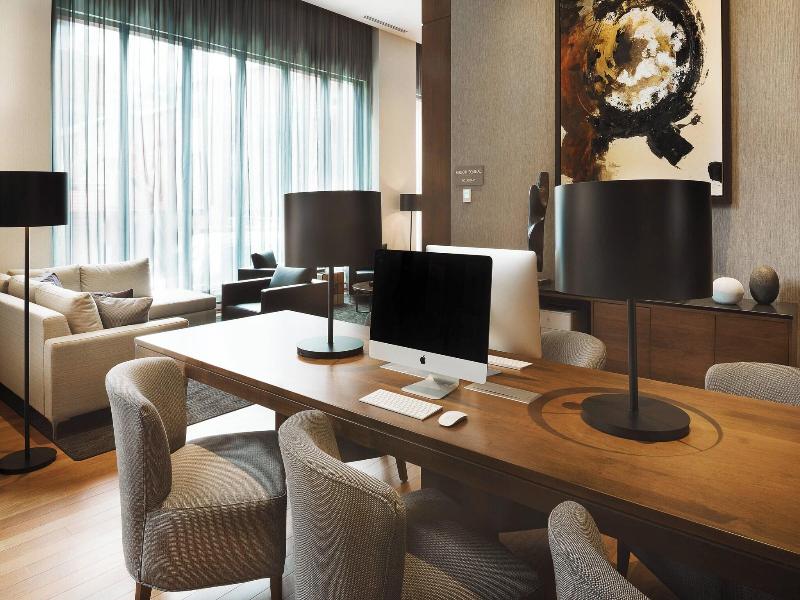 Ac Hotels By Marriott Montreal Downtown image