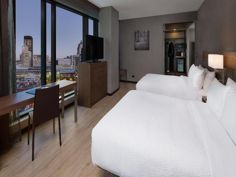 Ac Hotels By Marriott Montreal Downtown image
