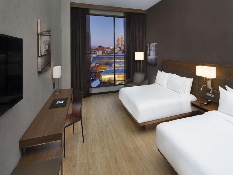 Ac Hotels By Marriott Montreal Downtown image