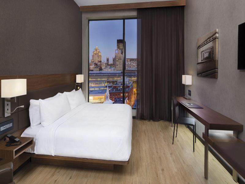 Ac Hotels By Marriott Montreal Downtown image