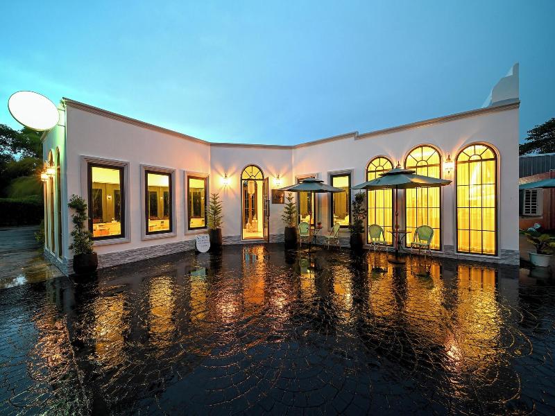The Kiri Villas Resort image