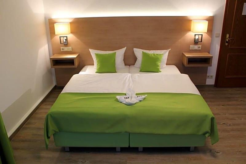 Parkhotel-Forsthaus  Dresden image