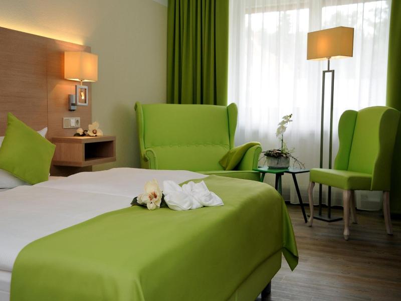 Parkhotel-Forsthaus  Dresden image