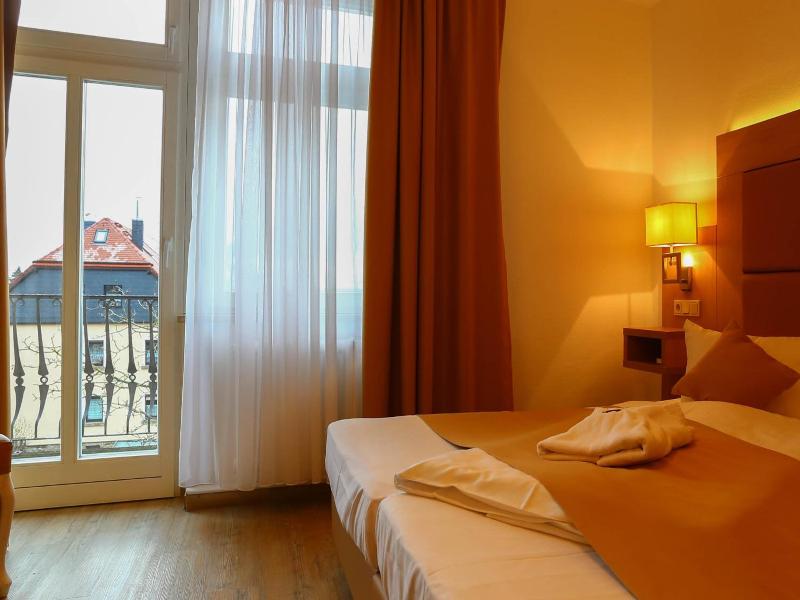 Parkhotel-Forsthaus  Dresden image