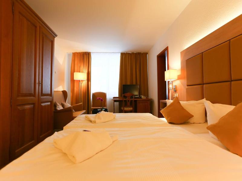 Parkhotel-Forsthaus  Dresden image