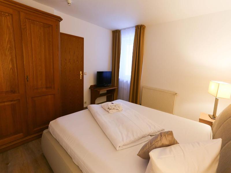 Parkhotel-Forsthaus  Dresden image