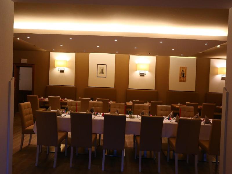 Parkhotel-Forsthaus  Dresden image
