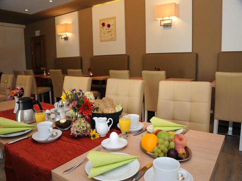 Parkhotel-Forsthaus  Dresden image