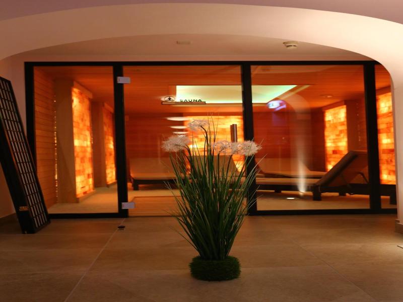 Parkhotel-Forsthaus  Dresden image