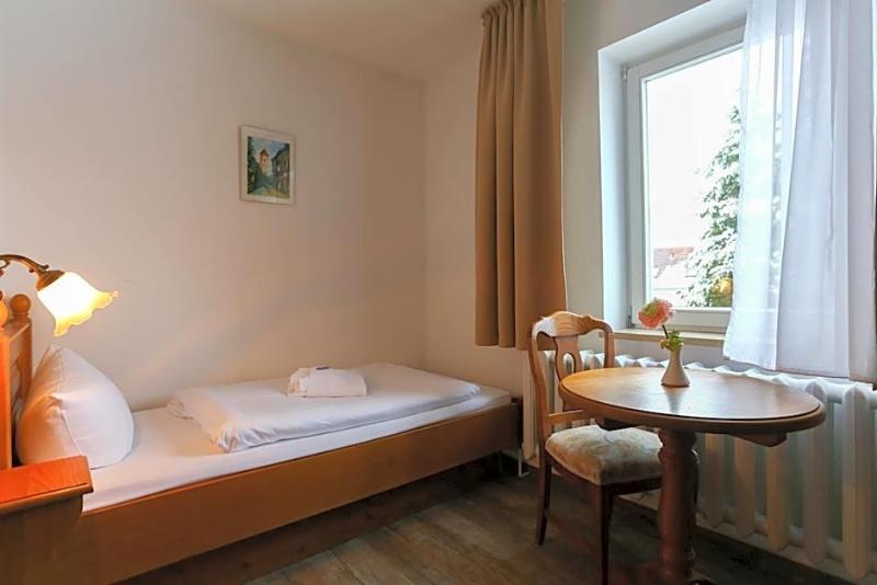 Parkhotel-Forsthaus  Dresden image
