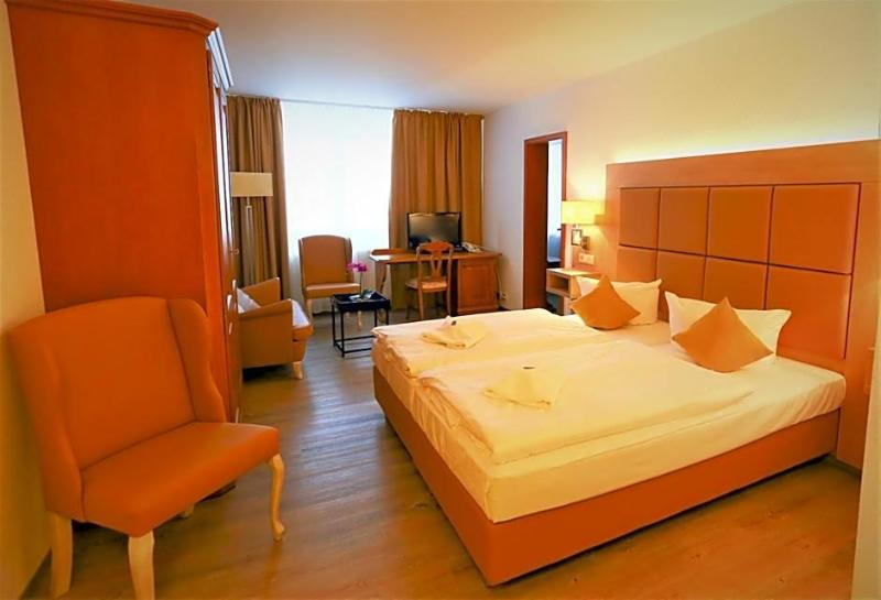 Parkhotel-Forsthaus  Dresden image