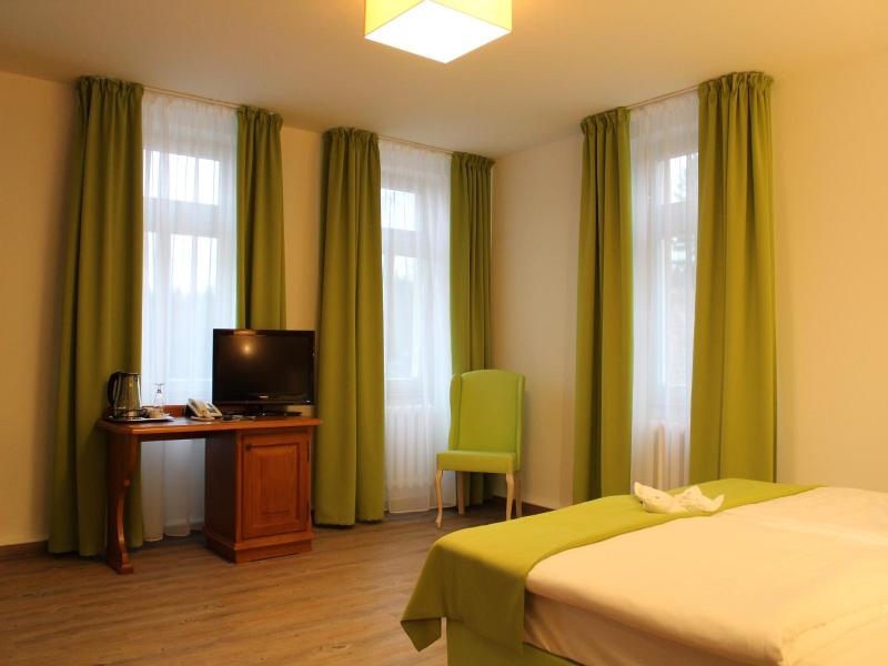 Parkhotel-Forsthaus  Dresden image