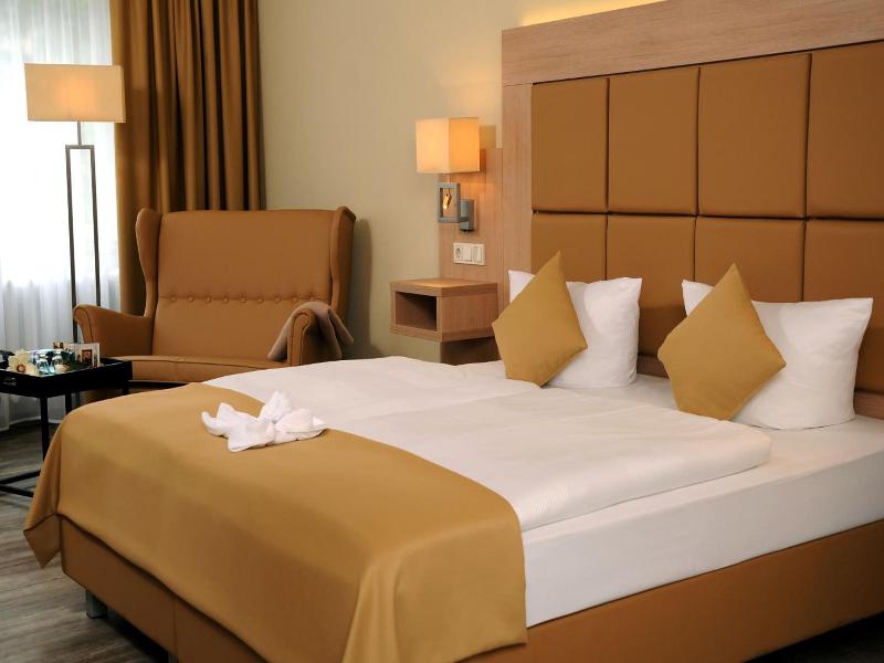Parkhotel-Forsthaus  Dresden image