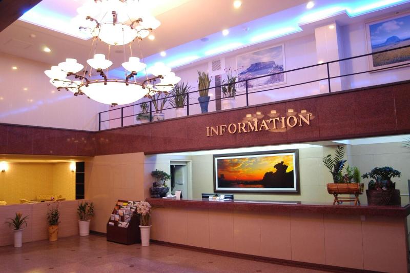 New Manhattan Hotel image