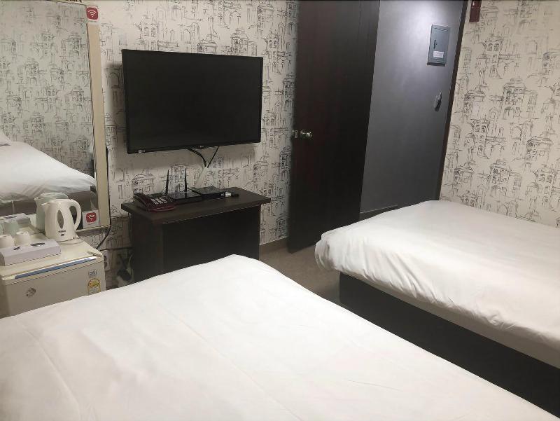 New Manhattan Hotel image