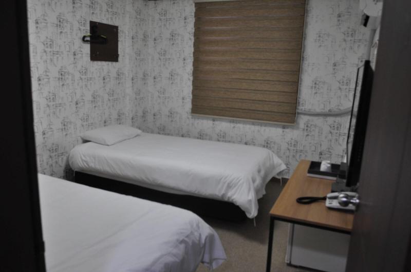 New Manhattan Hotel image