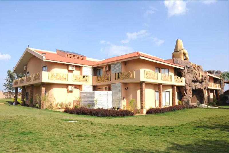 Golden Amoon Resort