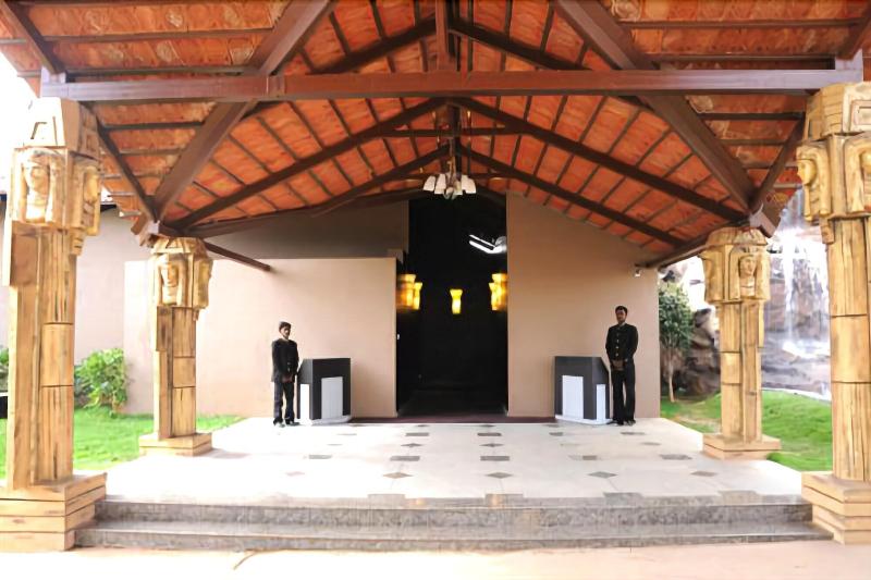 Golden Amoon Resort