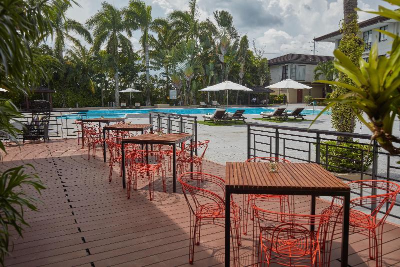 Holiday Inn Hotel and Suites Batangas Limapark